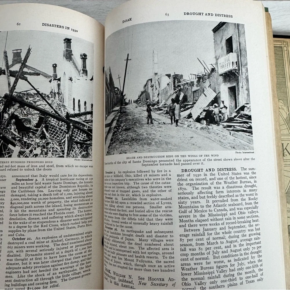 Vintage The World Book Loose Leaf Annual Book Binder 1928-1931 - Picture 9 of 14